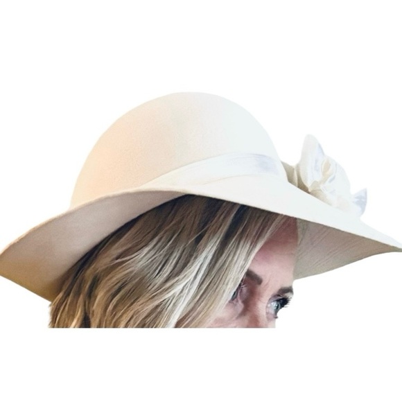 Creamy white brimmed dressy  hat. Floral accent. 100% wool. Made in England - Picture 3 of 11